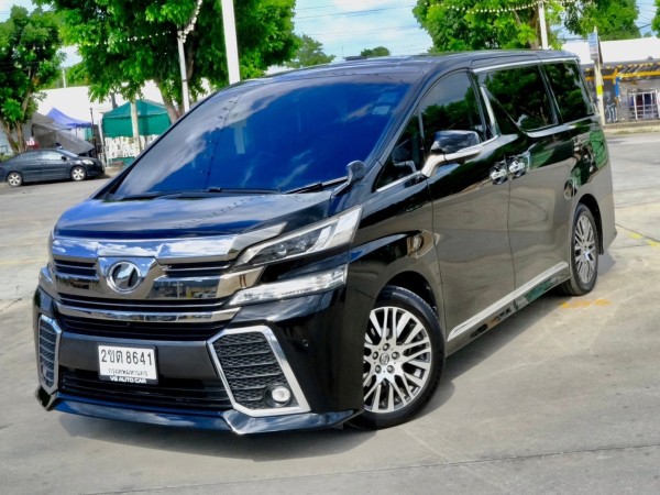 Toyota Vellfire 2.5 ZG ปี2015 สี: ดำ เกียร์: ออโต้ เครื่องยนต์: เบนซิน ไมล์ : 10x,xxx กม.