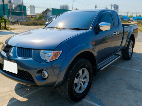 2006 Mitsubishi Triton Mega cab สีน้ำเงิน