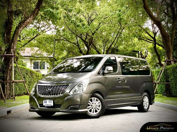 Hyundai H1 Deluxe เครื่องรุ่นใหม่แล้วคะ ไมล์น้อย ไมล์แท้ สภาพแบบหยุดชะงักจริงๆ