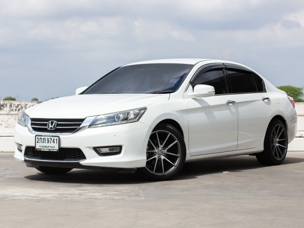 HONDA ACCORD G9 2.0 EL Navi Sedan ปี 2013