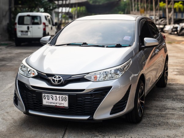 2020 Toyota Yaris สีเงิน