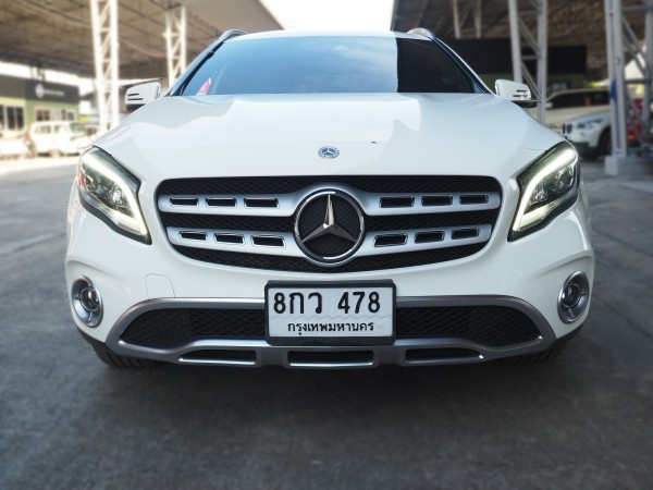 2019 Mercedes-Benz GLA-Class GLA200 สีขาว