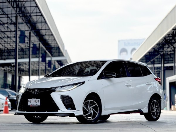 Toyota Yaris 1.2 Sport ปี 2023 auto ไมล์ 1 หมื่น