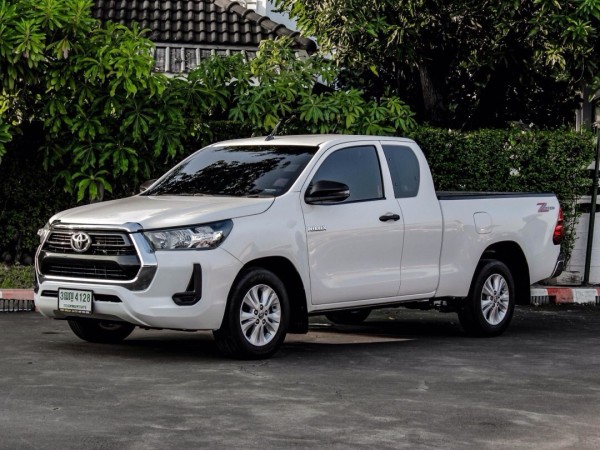 2021 Toyota Hilux Revo Smart cab สีขาว