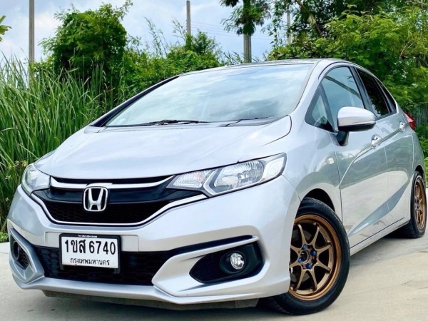 2021 Honda Jazz GK สีเงิน