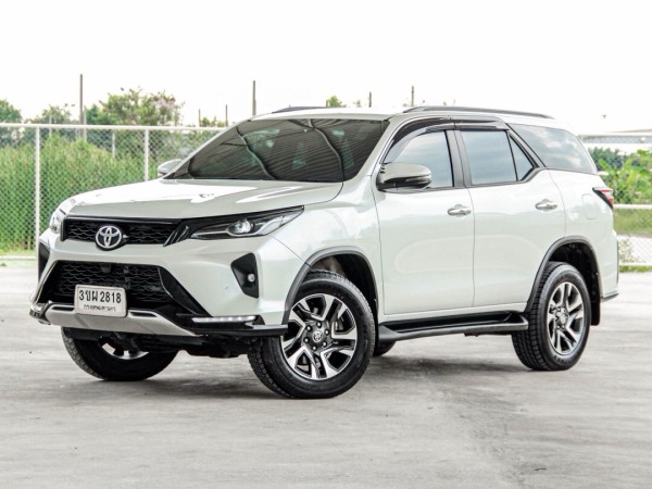 2022 Toyota Fortuner สีขาว