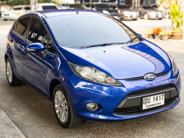 2011 Ford Fiesta สีน้ำเงิน