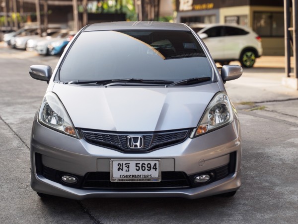 2012 Honda Jazz GE สีเงิน