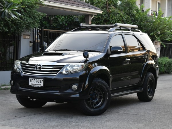 2012 Toyota Fortuner ไมเนอร์เชนจ์ 2 สีดำ