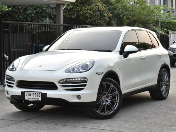 Porsche Cayenne 3.0D V6 เครื่องยนต์:ดีเซล เกียร์: ออโต้ ปี: 2011 สี: ขาว ไมล์: 72,xxx กม โทร.0922639576 เอ๋ ไลน์ aeyksy