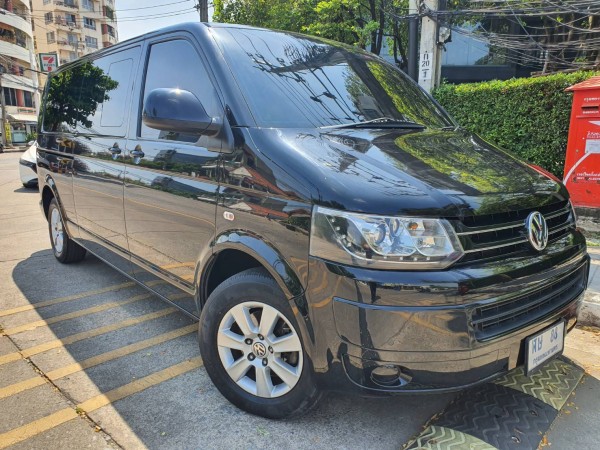 Volkswagen Caravelle T5 2.0 TDi สีดำ ปี2012 รถมือ1